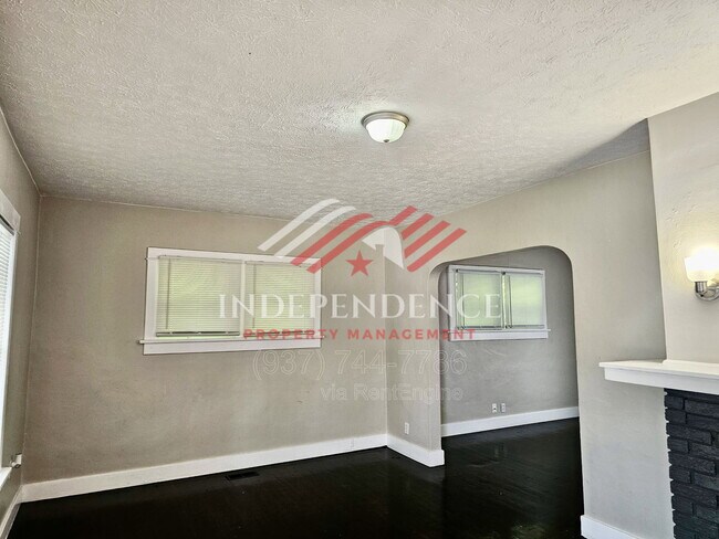 Foto del edificio - 2449 Nill Ave