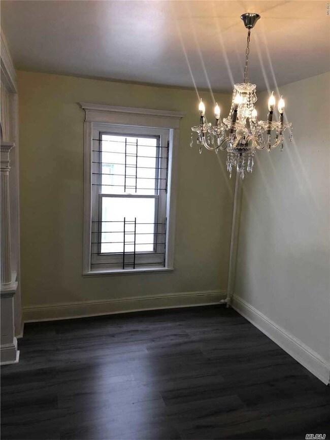 Foto del edificio - 92-14 176th St