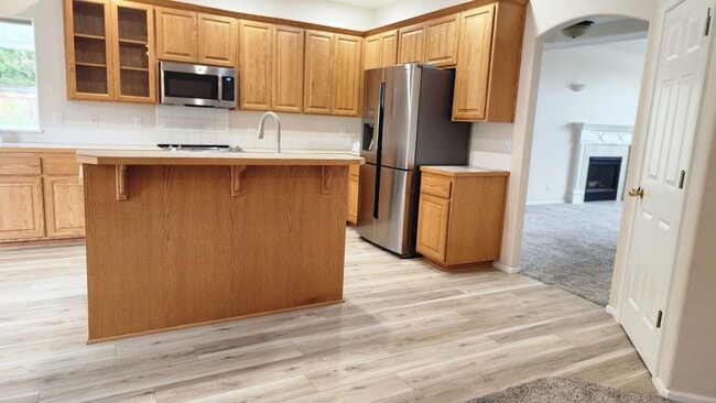 Building Photo - Fall Special-Gorgeous Three Bed Two Bath W...