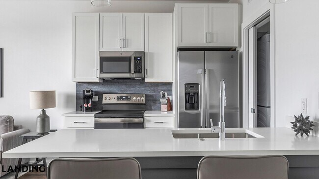 Foto del edificio - 5511 Caprock Smt Dr
