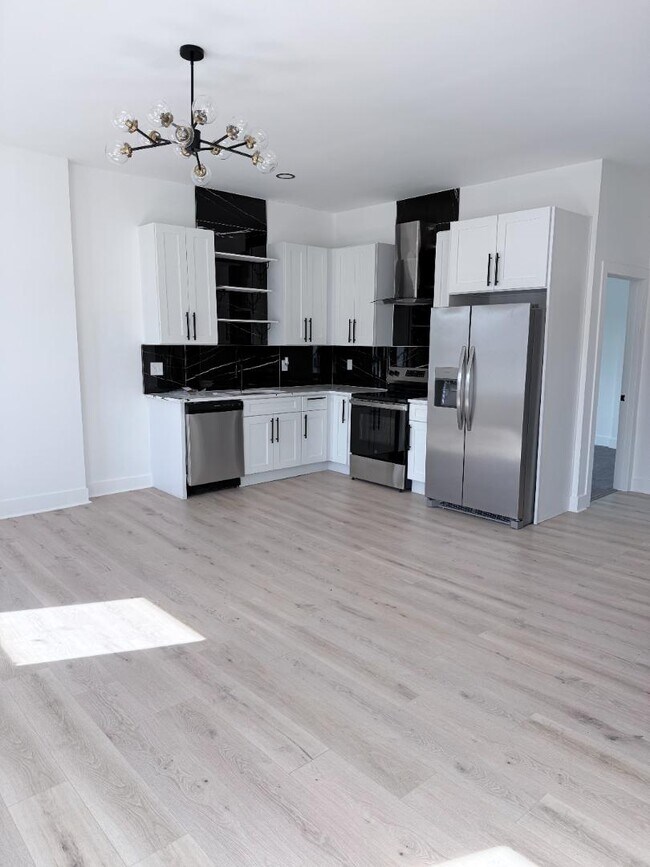 Foto del edificio - 828 E Main St