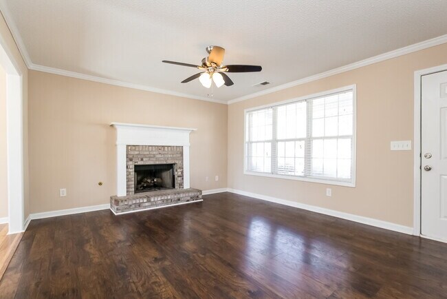 Building Photo - 212 Greystone Cir
