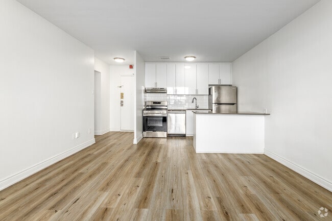 2BR, 1BA - 846SF - Living Room - 3111 Eglinton
