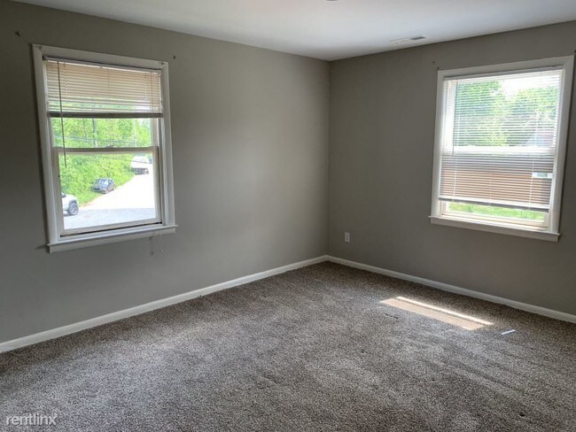 Building Photo - 2 br, 1 bath Apartment - 340 Stiemly Ave # B