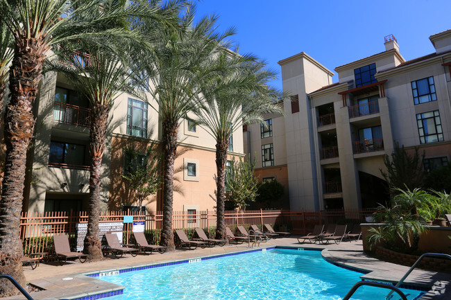 Piscina climatizada - Pasadena Gateway Villas Apartment Homes