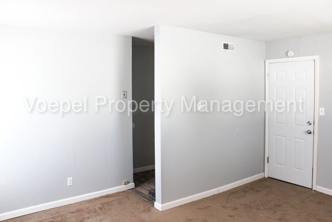 Building Photo - 15116 Bellaire Ave