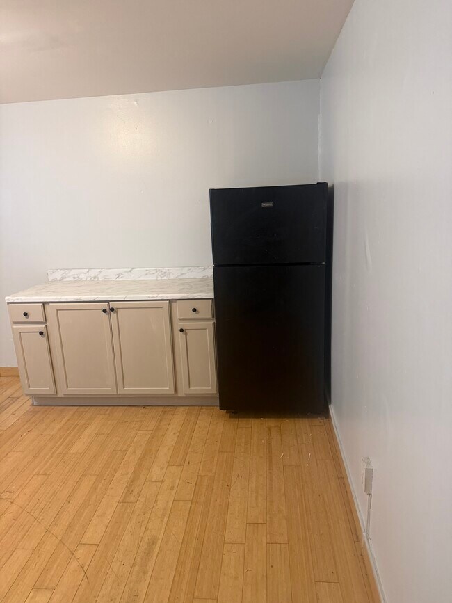 Foto del edificio - 3759 N Marshall St