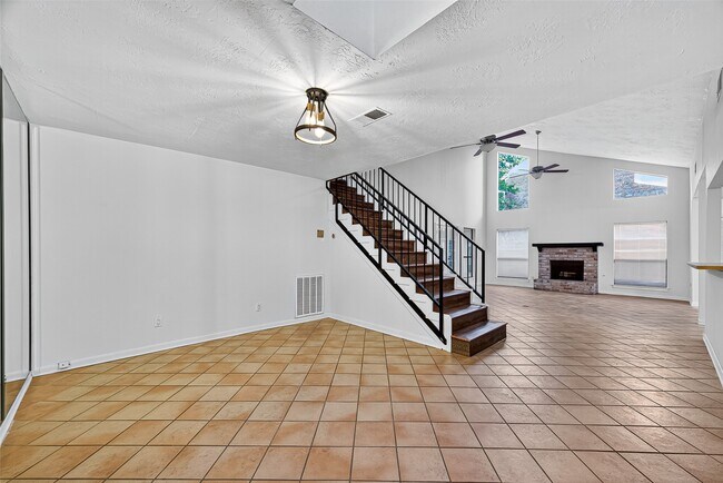 Foto del edificio - 812 Fleetwood Pl Dr