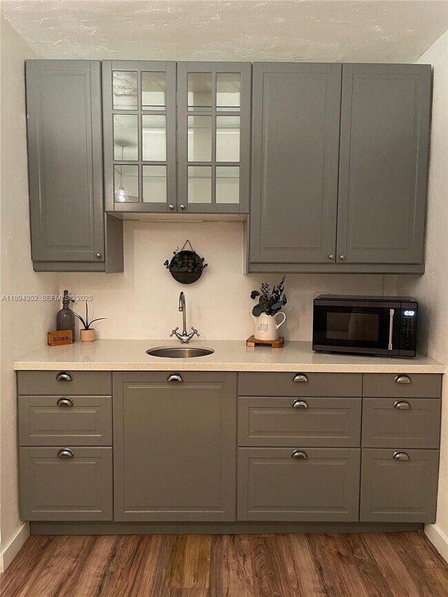 Building Photo - 8301 SW 27th Terrace