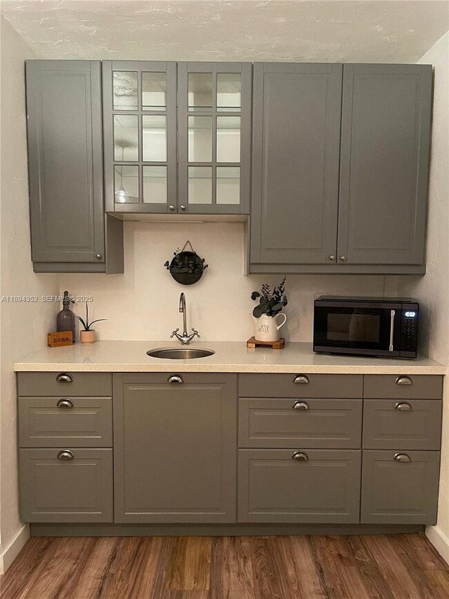 Foto del edificio - 8301 SW 27th Terrace