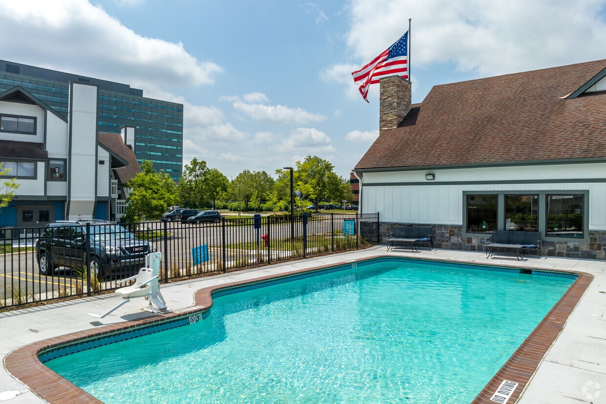 The Alcove Southfield 26642 Central Park Blvd Southfield, MI Apartments for Rent in