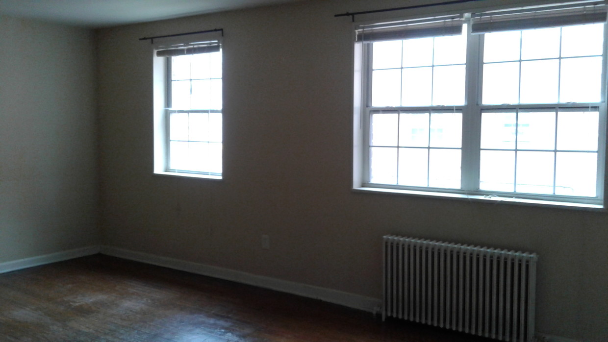 Primary Photo - 1319 N Fort Myer Dr