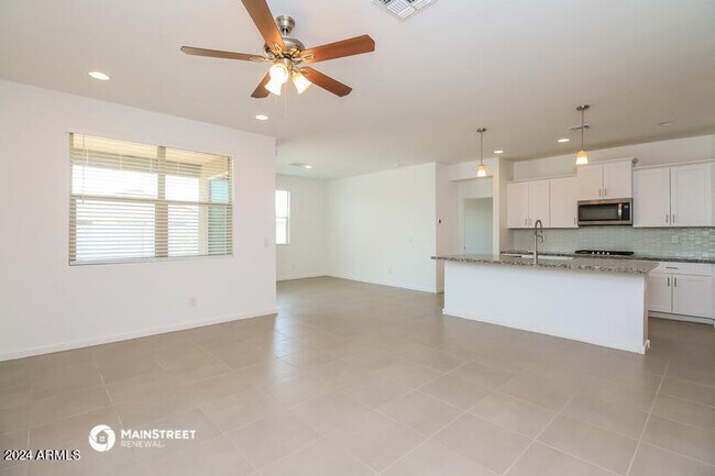 Building Photo - 4355 E Gallop Trail