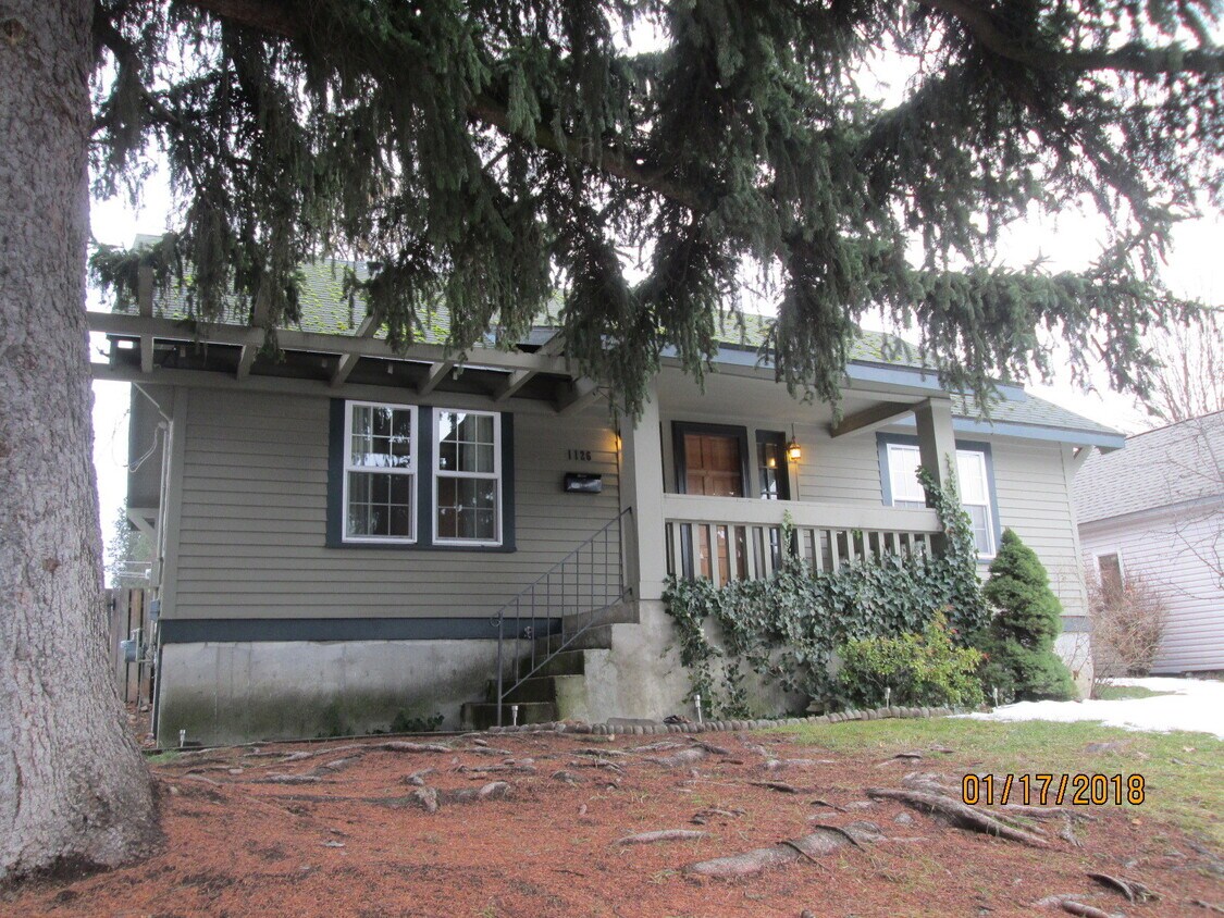 1126 E 12TH front view - 1126 E 12th Ave