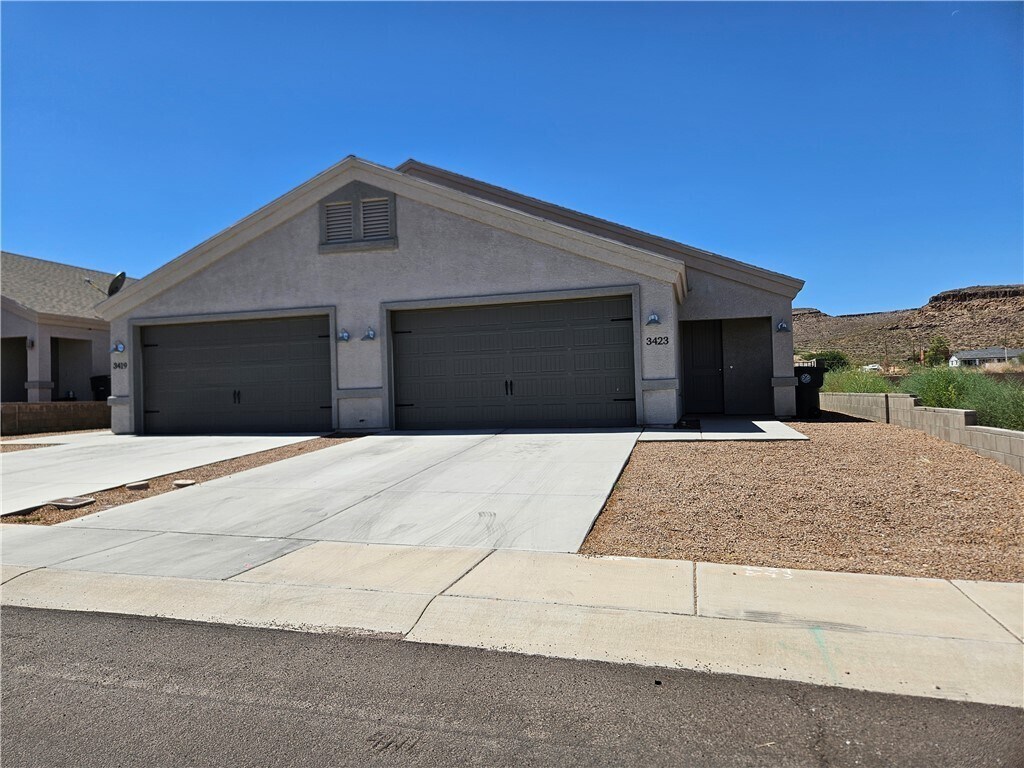 Foto principal - 3423 Fairfax St