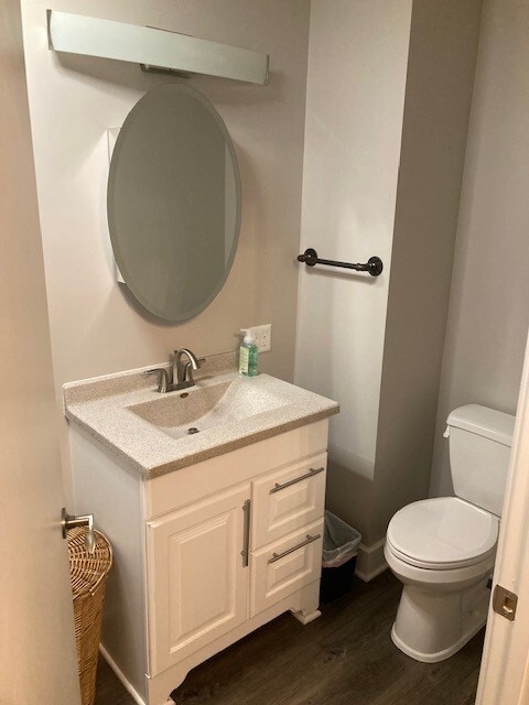 Building Photo - 309 W Charles St