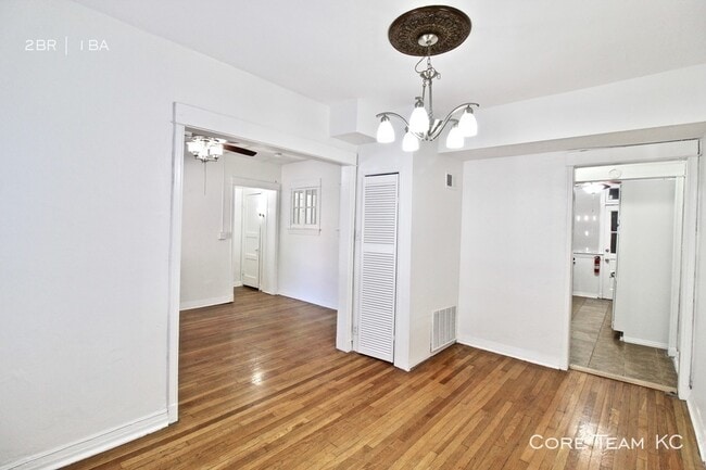 Building Photo - The Boston 2 Bedroom