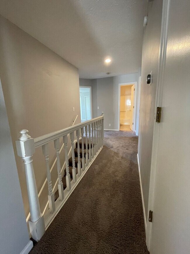 Foto del edificio - Home For Rent Bellevue.