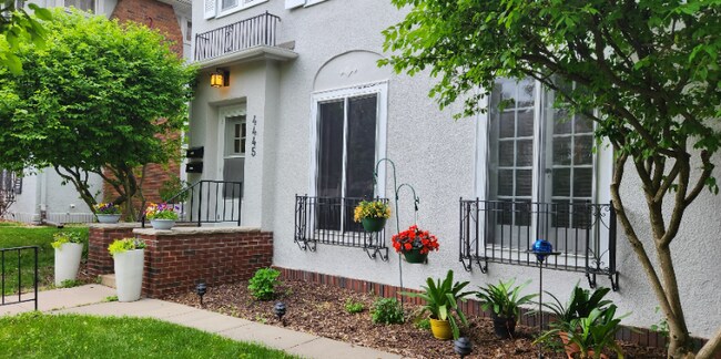 Foto del edificio - 4445 Vincent Ave S