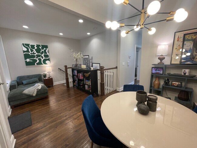 Foto del edificio - 5816 N Ridge Ave