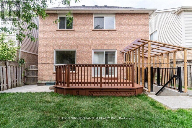 Building Photo - 239 Brisdale Dr