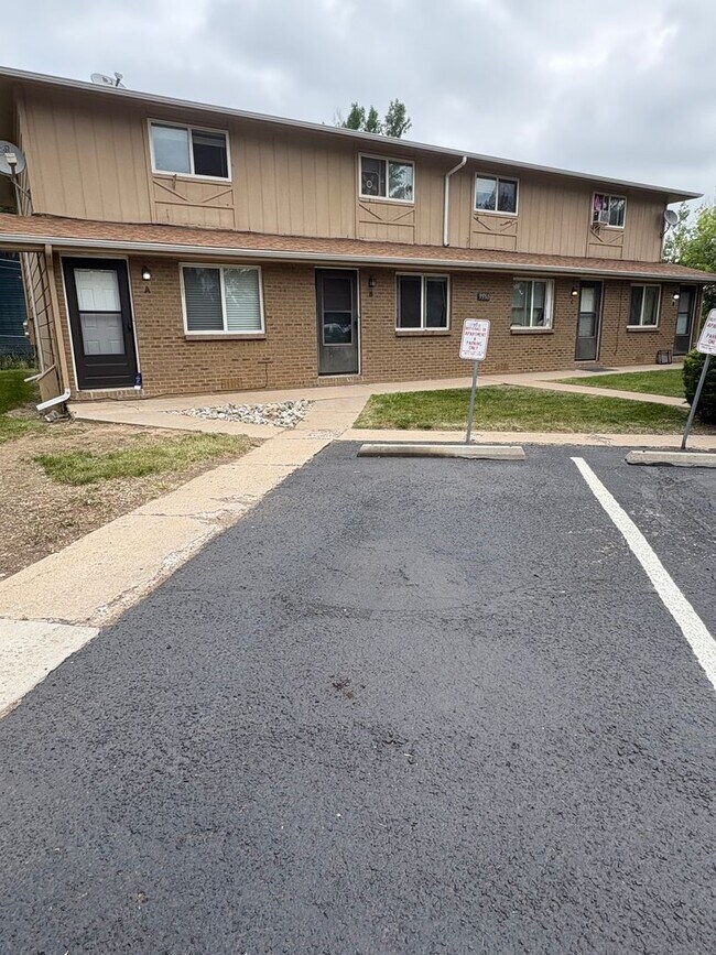 Building Photo - 3550 Butternut Dr