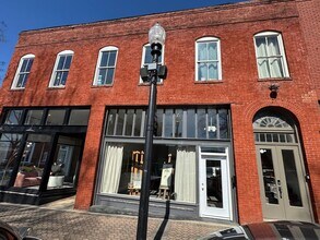 Building Photo - 127-127 W Solomon St