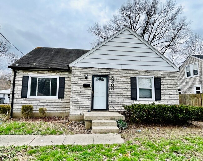 Building Photo - 5200 Stephan Dr