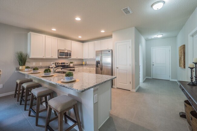 Foto del edificio - Newer Construction. Upgraded Home!