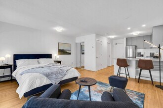 Building Photo - 1550 W 11th Ave