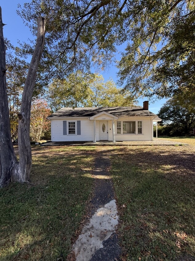 Foto principal - 109 Hillcrest Dr