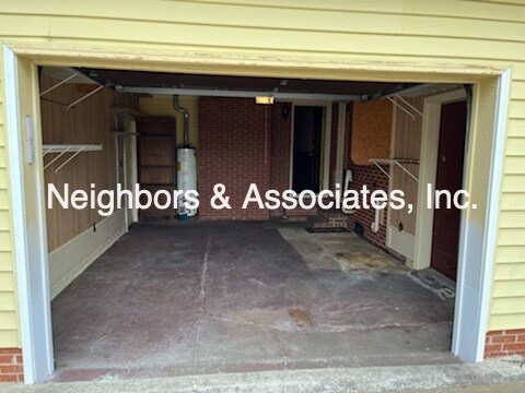 Building Photo - 305 E Parrish Dr