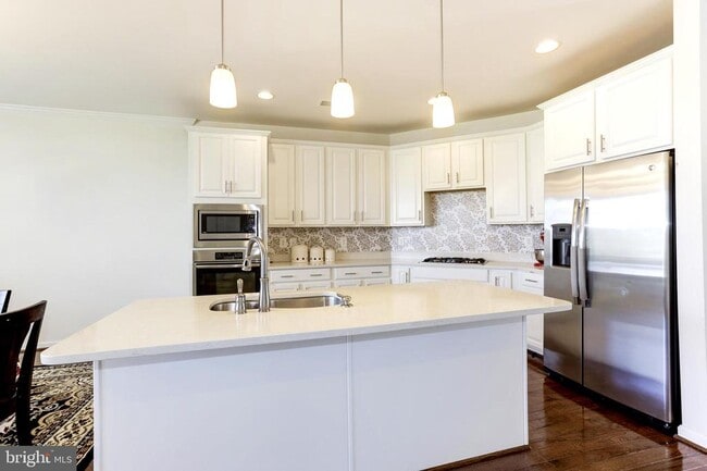 Building Photo - 24690 Capecastle Terrace