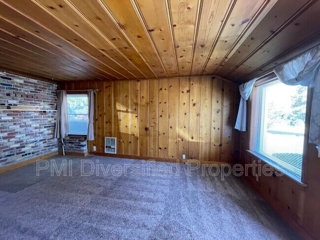 Building Photo - 2560 Holcomb Ranch Ln