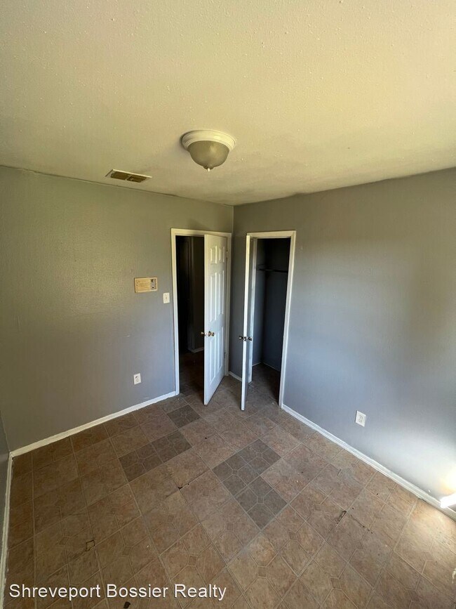 Building Photo - 3 br, 1 bath House - 430 Fuller St.