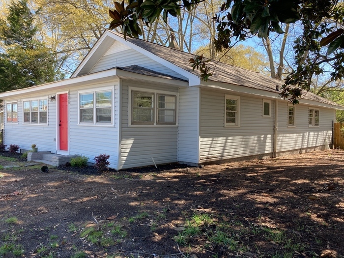 Primary Photo - Cute Home Downtown Easley