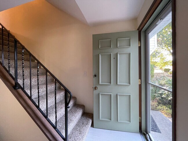 Foto del edificio - 3Ba/1.5Ba Townhome located in a NE Portlan...