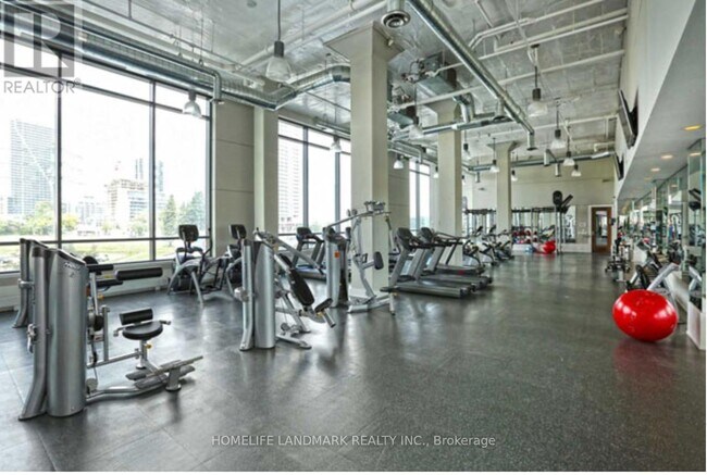 Photo du bâtiment - 2200-2200 Lake Shore Blvd W