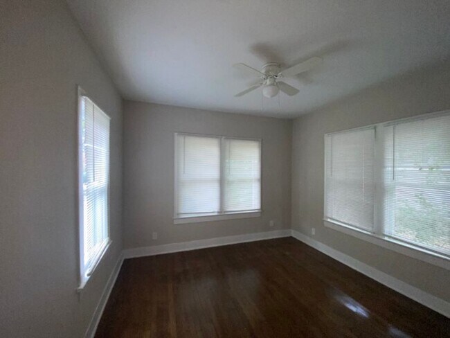 Photo - E Commerce Apartment