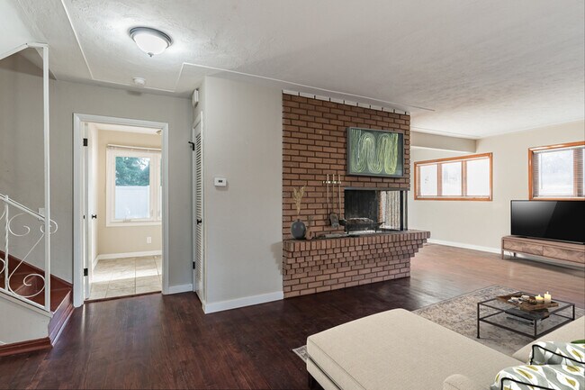 Building Photo - 774 Dearborn Ave N