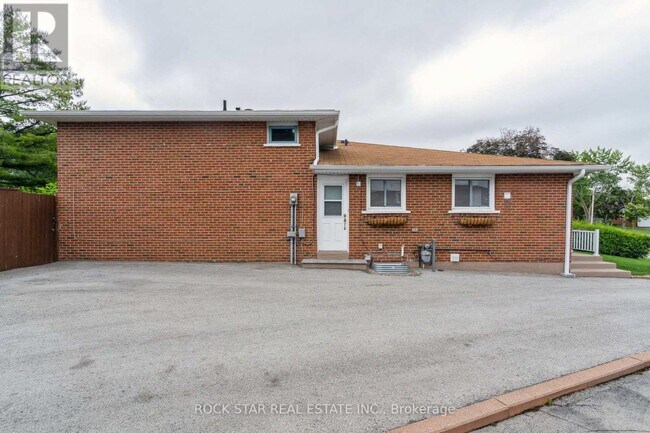 Building Photo - 3675 Glencolin Ct