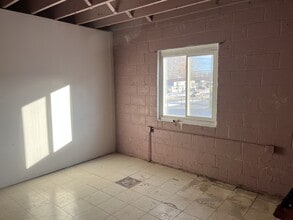 Building Photo - 5701 NW Radial Hwy