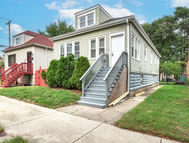 Foto del edificio - 9319 S Clyde Ave