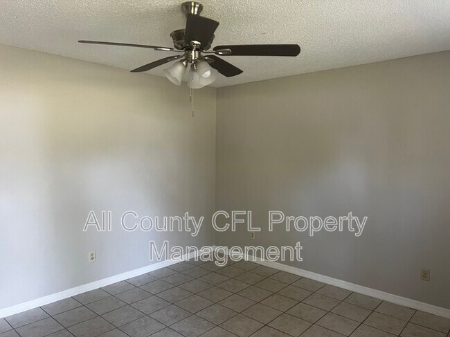 Foto del edificio - 7739 Range Dr
