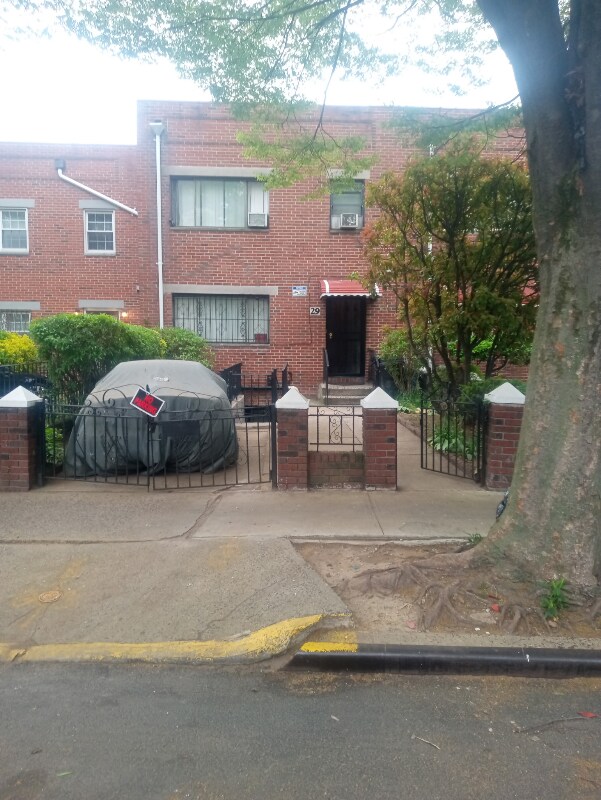 Foto del edificio - 29 Troy Ave