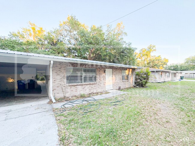 Foto del edificio - 4819 Fernery Ln