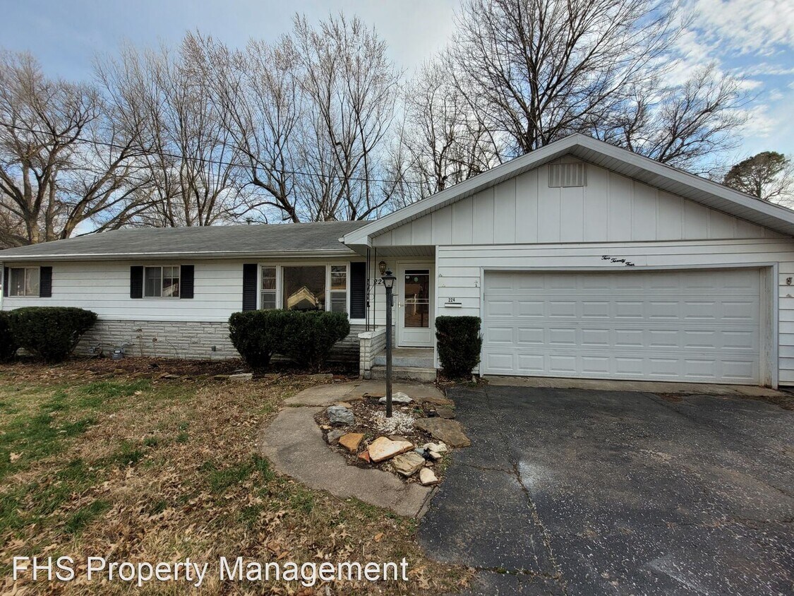 Primary Photo - 4 br, 1.5 bath House - 224 E Seminole St