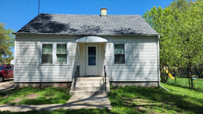 Building Photo - 1506 Superior St