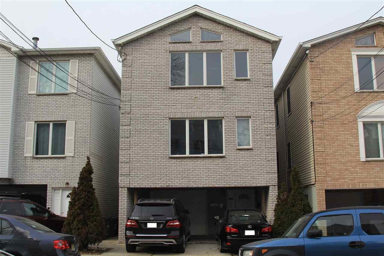 Foto principal - 253 Terrace Ave