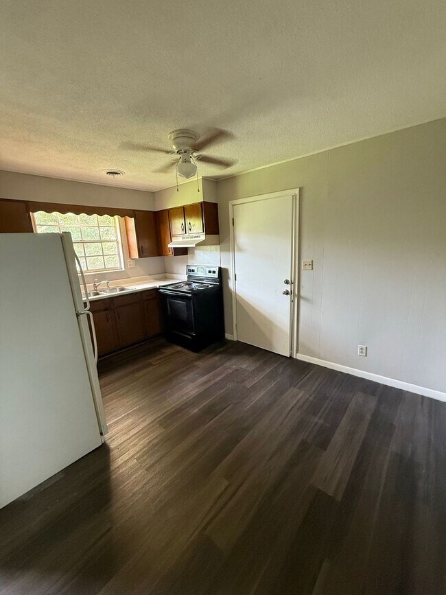 Foto del edificio - Greene Rd Duplex
